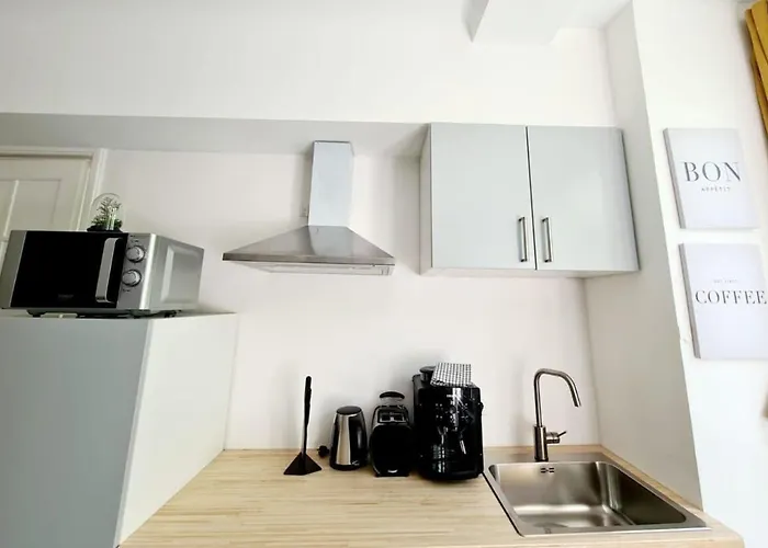 Spacious For 9 In Great Location * Hambourg