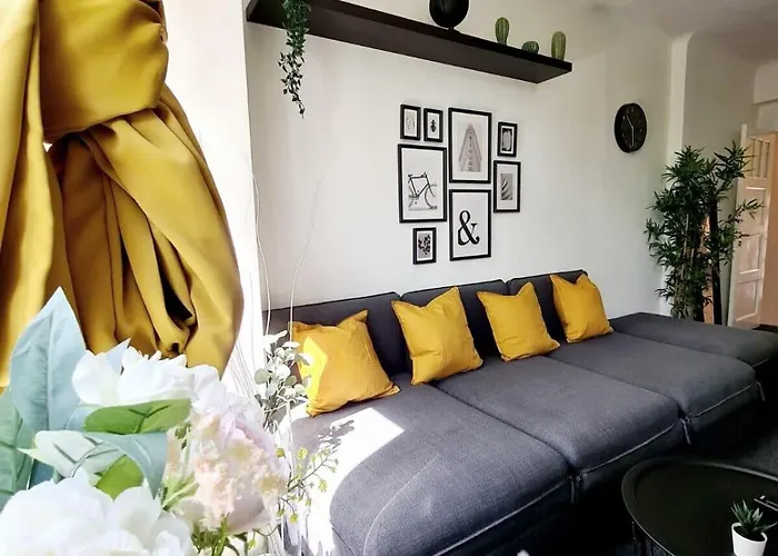 Appartement Spacious For 9 In Great Location
